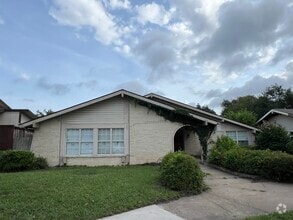 Building Photo - 1413 Glouchester Dr