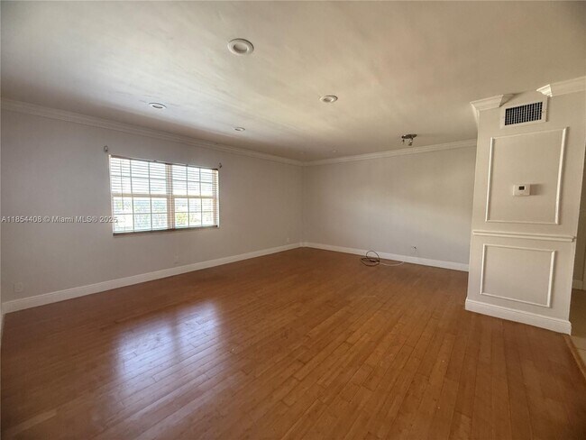 Foto del edificio - 2424 SE 17th St