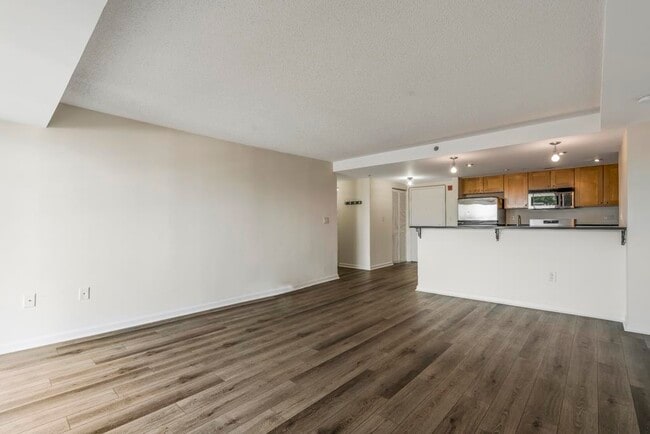 Building Photo - 759 2nd St