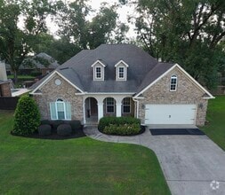 Building Photo - 208 Red Hawk Pointe