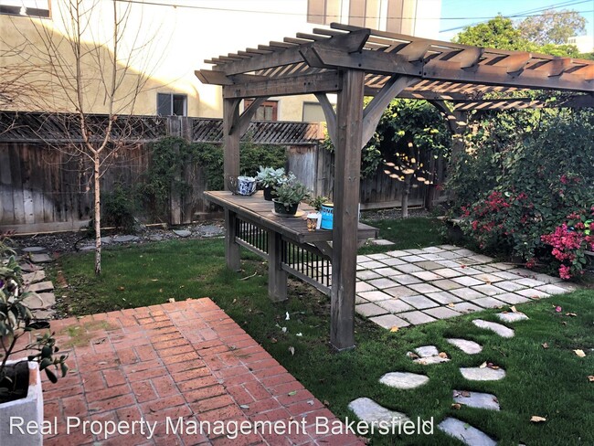Building Photo - 4 br, 2 bath House - 2700 17th St