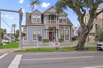 Building Photo - 1403 Broadway Avenue J