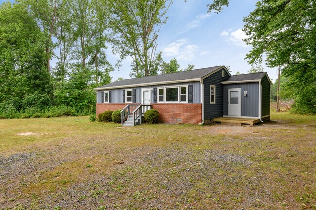 Building Photo - 17153 Pryor Ln