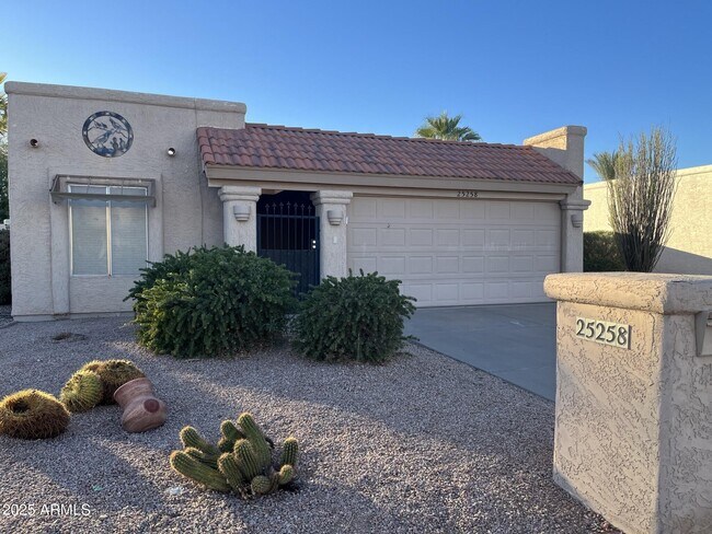 Foto del edificio - 25258 S Pinewood Dr