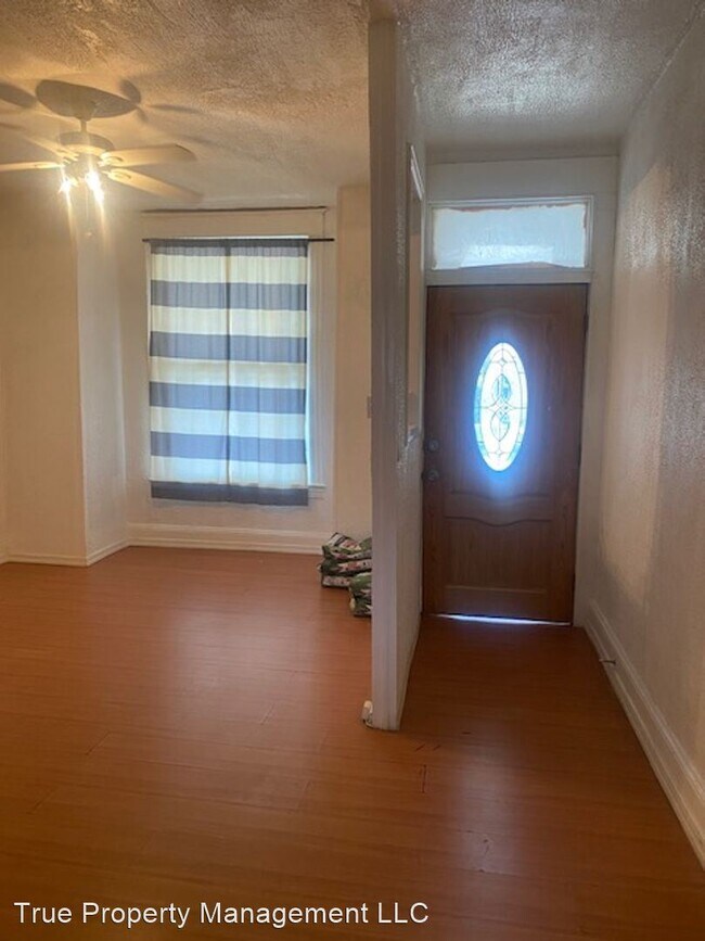 Foto del edificio - 3 br, 1 bath House - 3127 Baker St