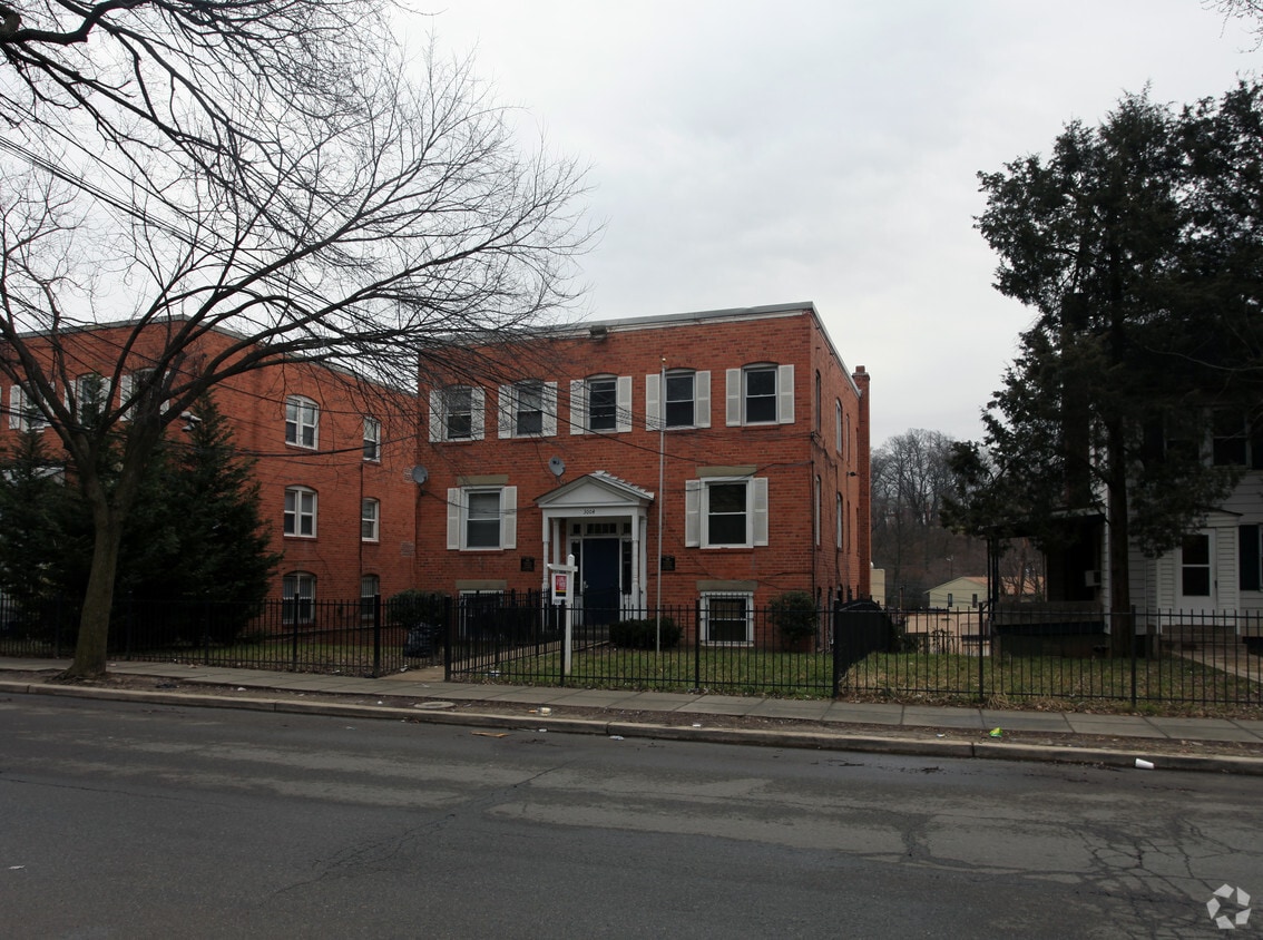 Primary Photo - 3004 30th St SE