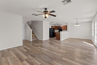 Building Photo - 5825 Silver Screen Dr