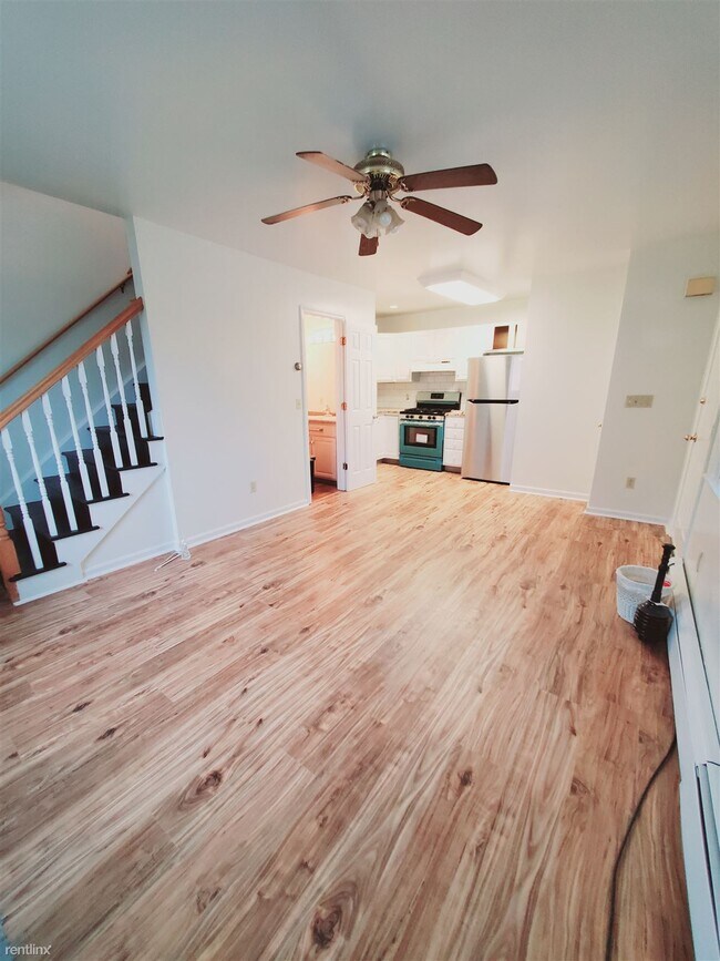 Building Photo - 1 br, 1.5 bath Townhome - 44 Congress St U...