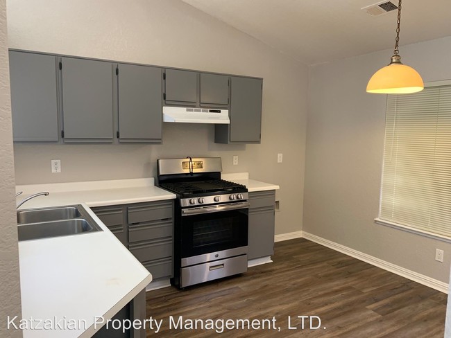 Building Photo - 3 br, 2 bath House - 2372 Diamond Oaks St.
