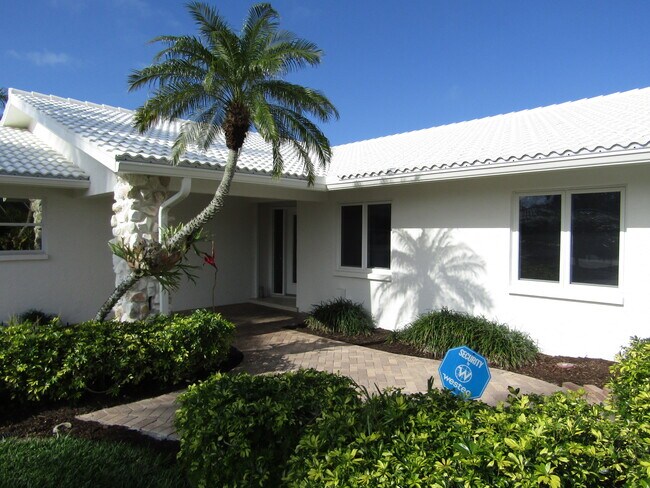 Foto del edificio - 468 Bellini Cir