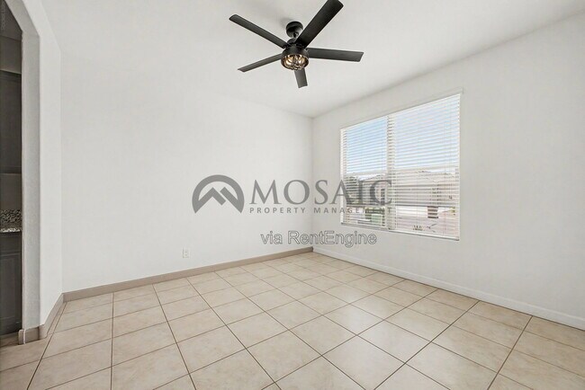 Foto del edificio - 598 W Belmont Red Trail