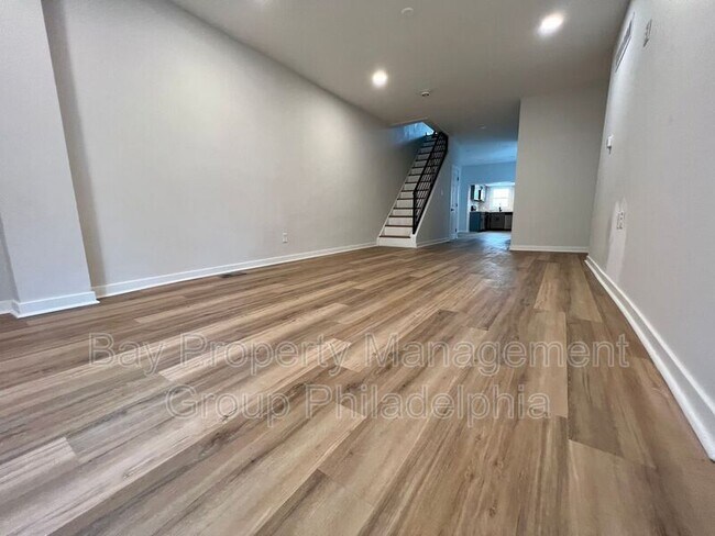 Foto del edificio - 2303 E Cambria St