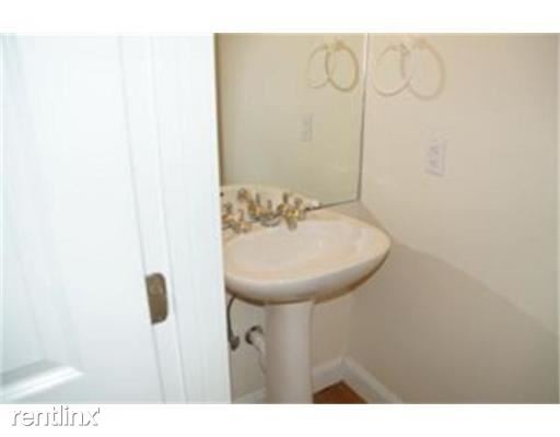 Foto del edificio - 3 br, 2.5 bath  - 6 Russell St