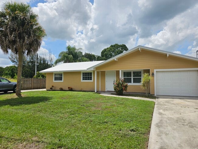 Foto del edificio - 6107 Hickory Dr