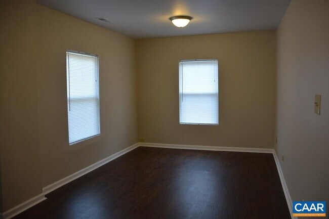 Foto del edificio - 345 11th St NW