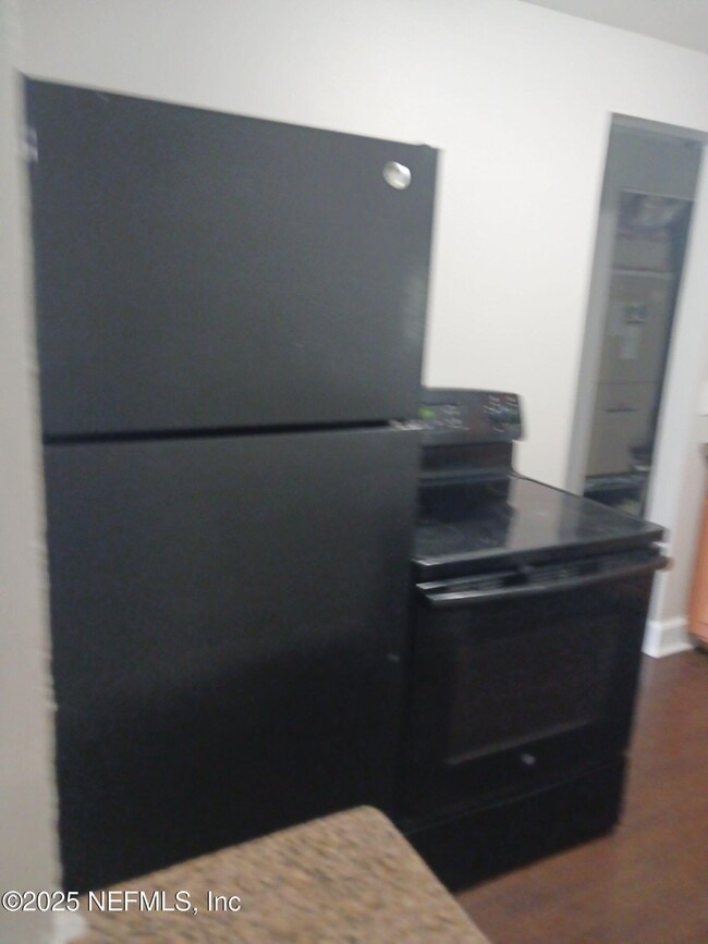 Building Photo - 2755 Sunny Acres Dr N