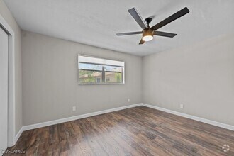 Building Photo - 1560 Colonial Blvd