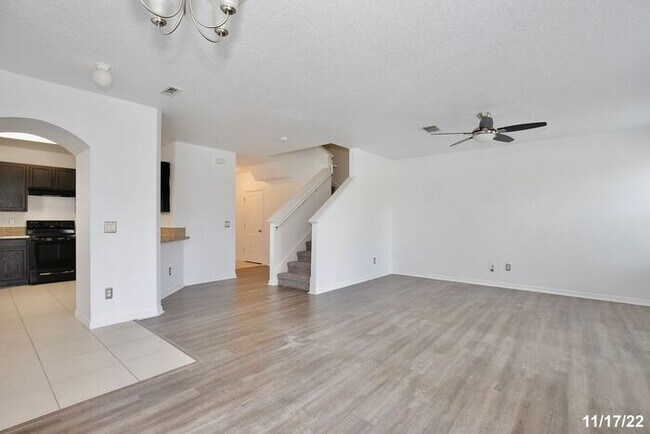 Foto del edificio - Spacious 3/2.5 Townhome with a 2 Car Garage and a Beautiful Pond View in Westwood Condos - Orlando!