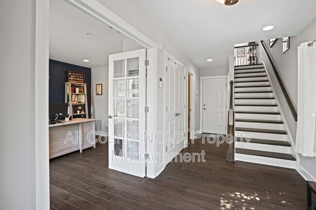 Foto del edificio - 2910 Pinebrook Rd