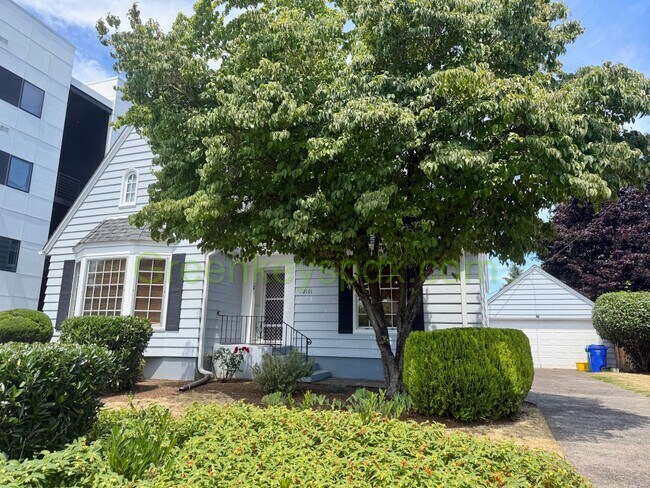 Building Photo - Lovely 3-Bedroom, 2-Bathroom House with Detached Garage in North Portland