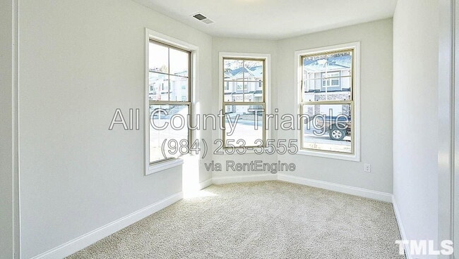 Building Photo - 1104 Longitude Dr