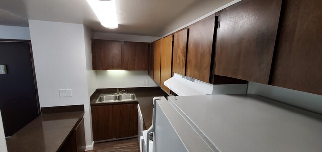 One Bed Kitchen - Evergreen Park Apartments