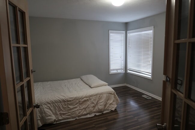 Building Photo - 4495 Brookmeadow Dr SE