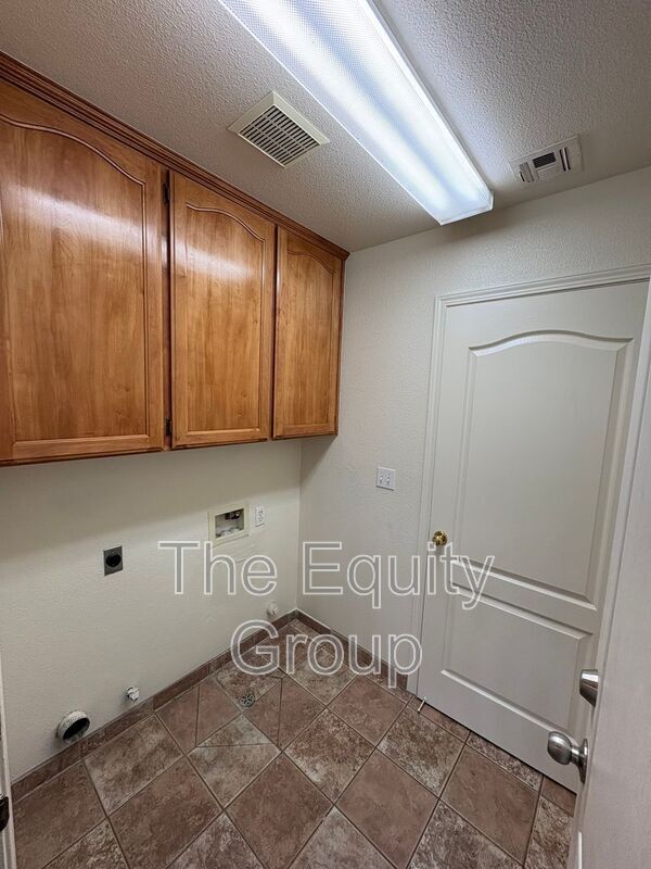 Foto del edificio - 3432 S Martin Ct