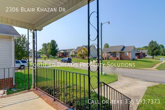 Foto del edificio - 2306 Blair-Khazan Dr