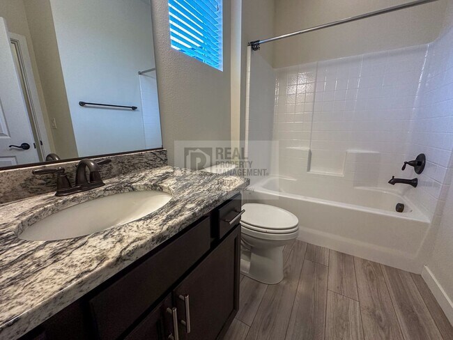 Building Photo - 3 Bedroom House in Auburn!