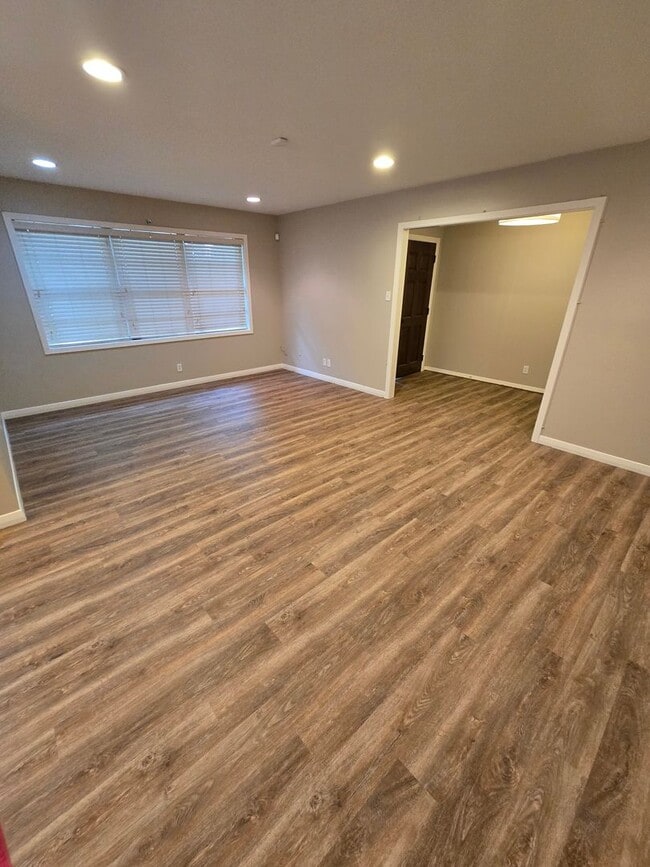 Building Photo - 960 Terrace Dr