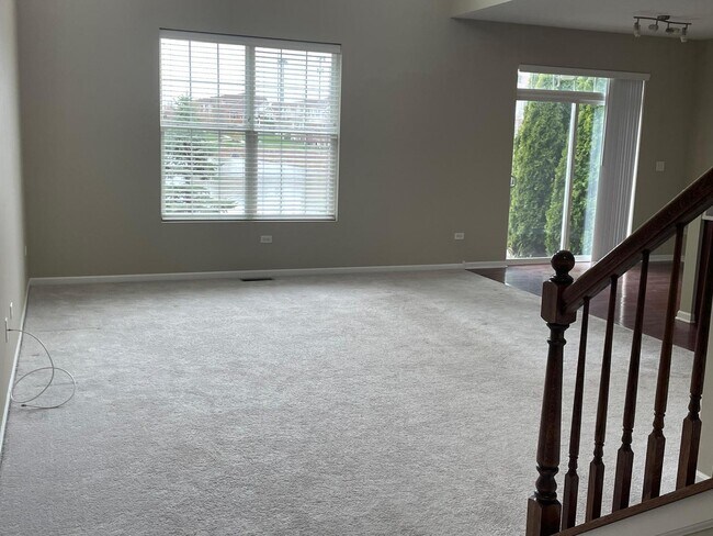 Foto del edificio - 2755 Blakely Ln