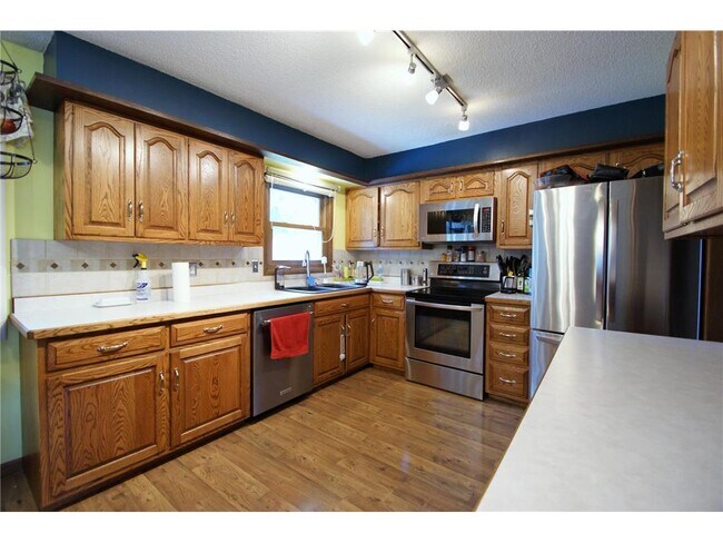 Foto del edificio - 7415 Ideal Ave S