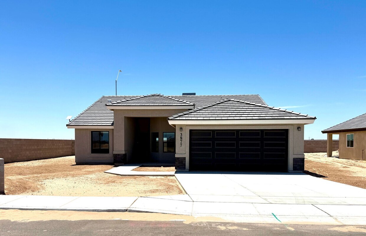 Foto principal - San Luis Corner Lot home with a Large Mast...