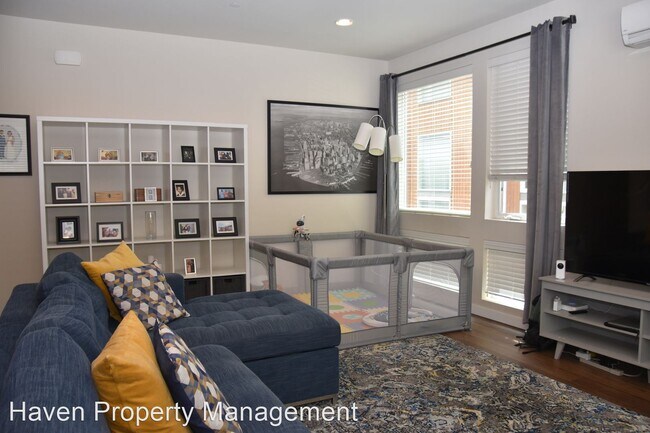 Building Photo - 3 br, 2.5 bath House - 2376 Court G