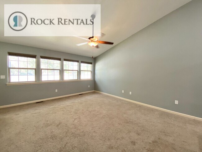 Foto del edificio - Beautiful 3 Bed 3 Bath Duplex in Mill Cree...