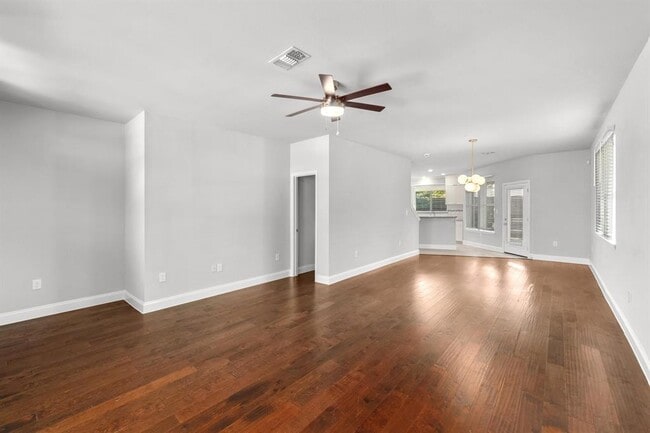 Building Photo - 2311 Santa Rita St