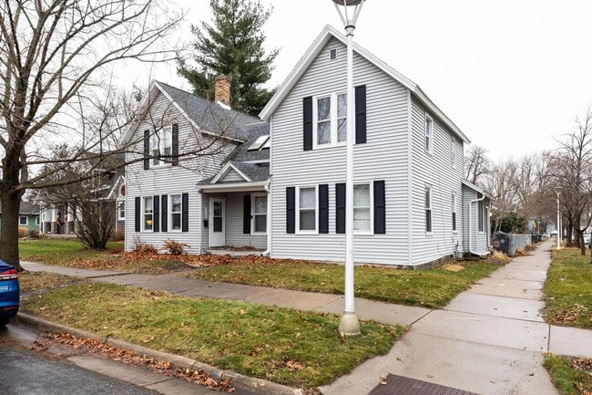 Foto del edificio - 1204 5th Ave S