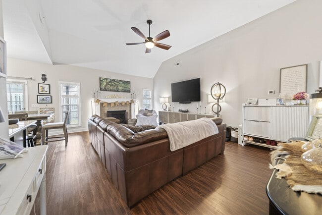 Building Photo - 163 Gabriella Ct