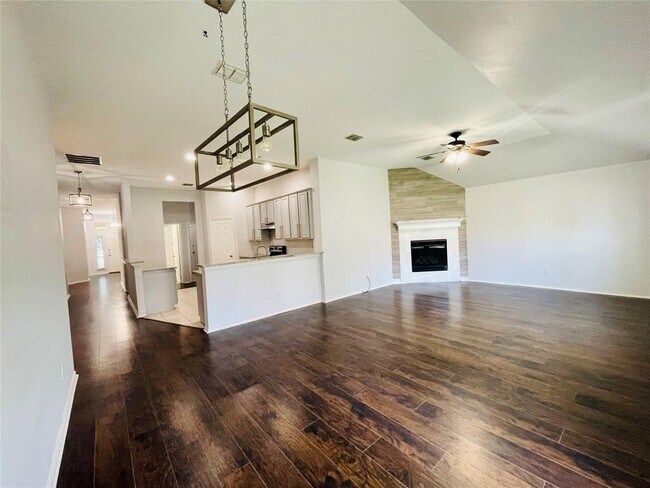 Foto del edificio - 2700 St John's Dr