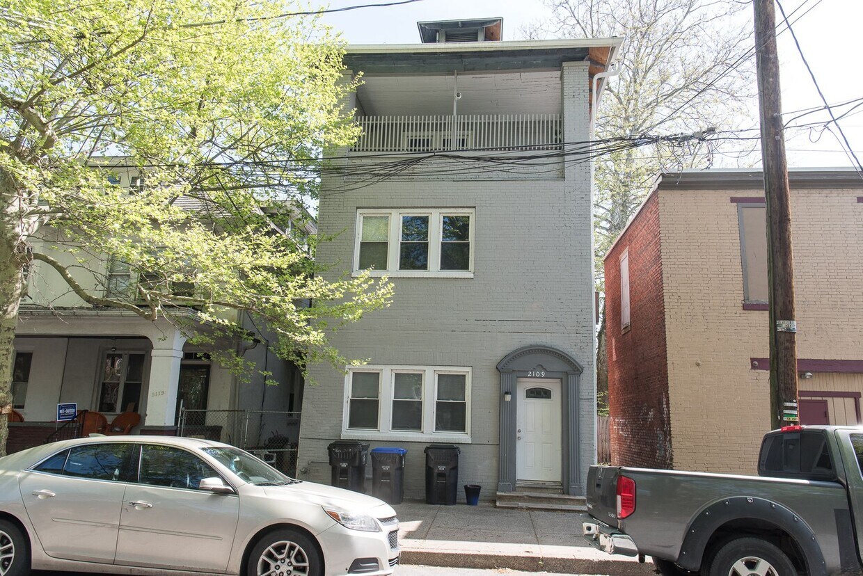 Primary Photo - 2109 Green St
