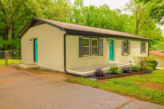 Foto del edificio - 2608 Meadow Lark Ln