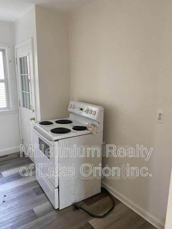 Foto del edificio - 78 E Fairmount Ave