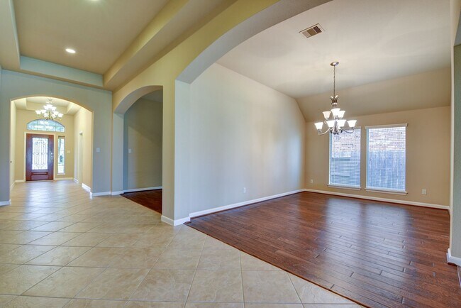 Building Photo - 4 BD / 3 BR Perry home in Creekstone Village!