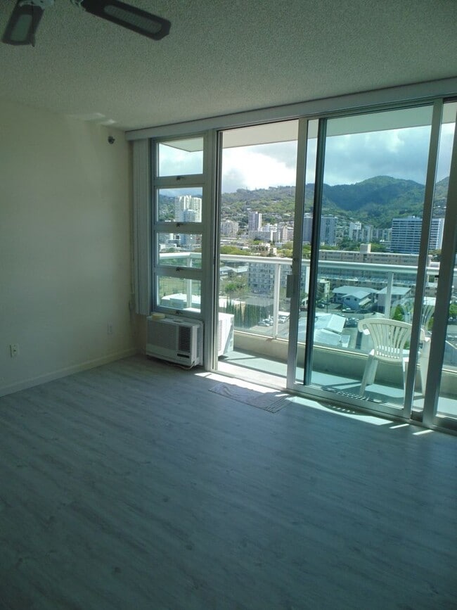 Building Photo - Newly renovated 1 bedroom, 1 bath, 1 parking in Makiki!