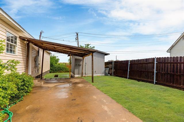 Foto del edificio - 1702 Manor Garden Mnr