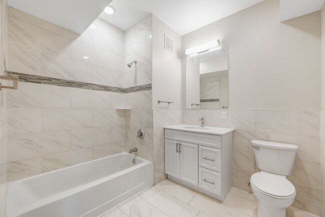 Foto del edificio - 227 Teaneck Rd