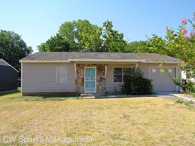 Building Photo - 3 br, 1 bath House - 3724 Moonstone