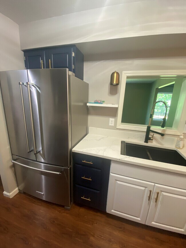 Foto del edificio - 6970 Carriage Hill Dr