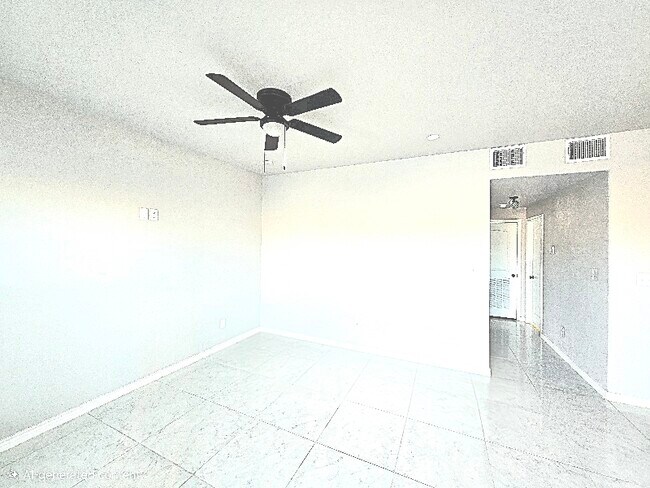 Building Photo - 2777 Chavarria St